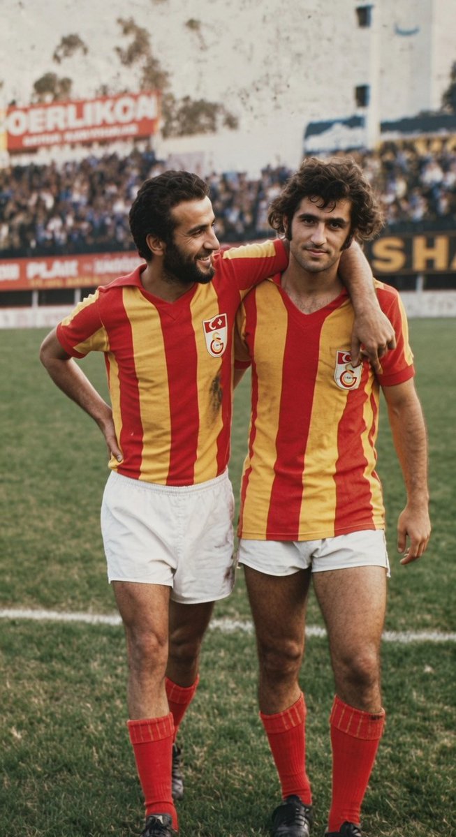 _UrVeKa_'s tweet photo. 📸 Çizgi Metin Kurt ve imparator Fatih Terim https://t.co/Q2ALNjNexv