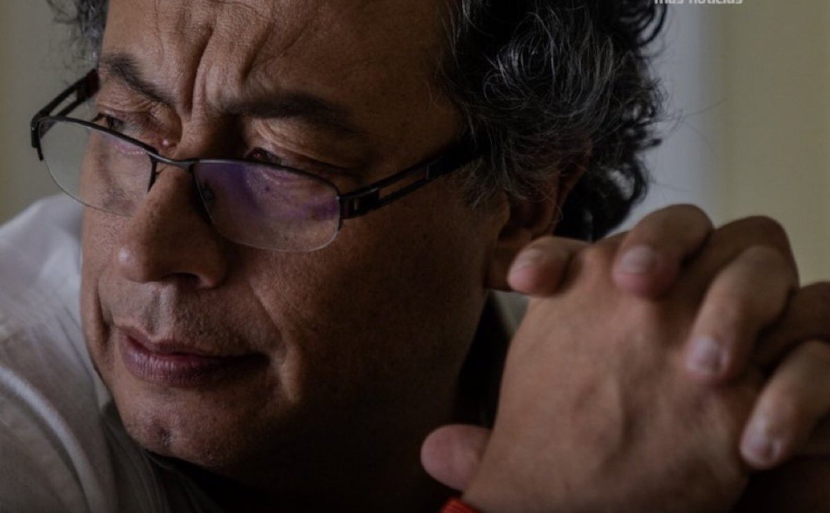 Pfrobledo's tweet photo. Lo realmente fascinante de esta segunda vuelta es ver y oír a  @petrogustavo derrotado y perdido. Será el fin del peor presidente de la historia de Colombia y un gran triunfo para quienes desde antes de su posesión ya estábamos en la oposición y no le hemos cedido ni un milímetro durante estos cuatro años de desgobierno y bandudaje. Quedan tan solo 60 días para que esta pesadilla llamada Petro se vaya derrotado y  sin quien le defienda su nefasto legado