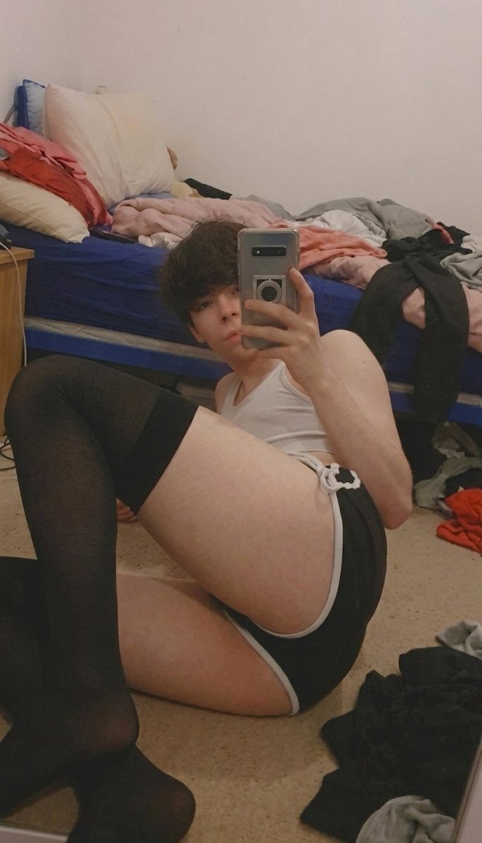 cute_femboy_20's tweet photo. Rate my outfit 🤭🤍 ! 
#femboy #cute #twink #tgirl https://t.co/xI9TqMe1K9