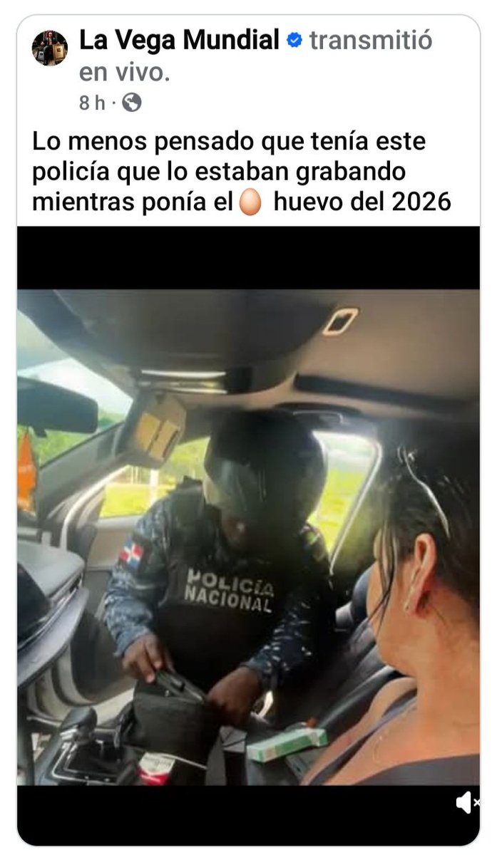 Mellacorneli's tweet photo. Policia Aparentemente *
Haitiano Pero Camuflajeado
En la Policia Nacional Le 
Revisa la Cartera a Turista
Llenas de.Dollares .Turista
Que Vino de Visita Al Pais
@ciprianreyes @ei_pipo 
@DiputadoPr46470 https://t.co/zwXWH43Azx