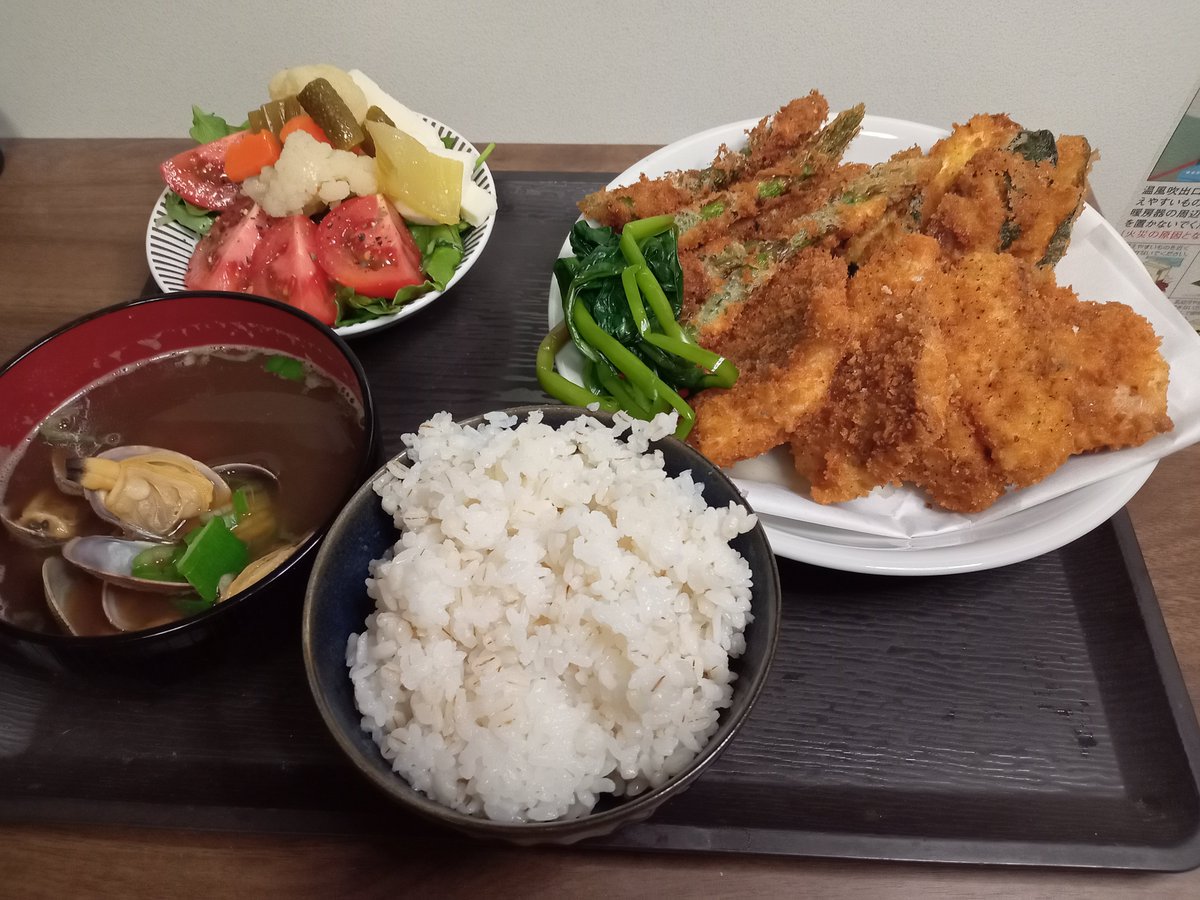 type7010ru's tweet photo. 最近は釣りばっかで全然ミリタリー趣味してないからXあまり更新してないけど私は元気です(生存報告

海アメ(48cm)うまうま^^ https://t.co/FfDWgJMlw3