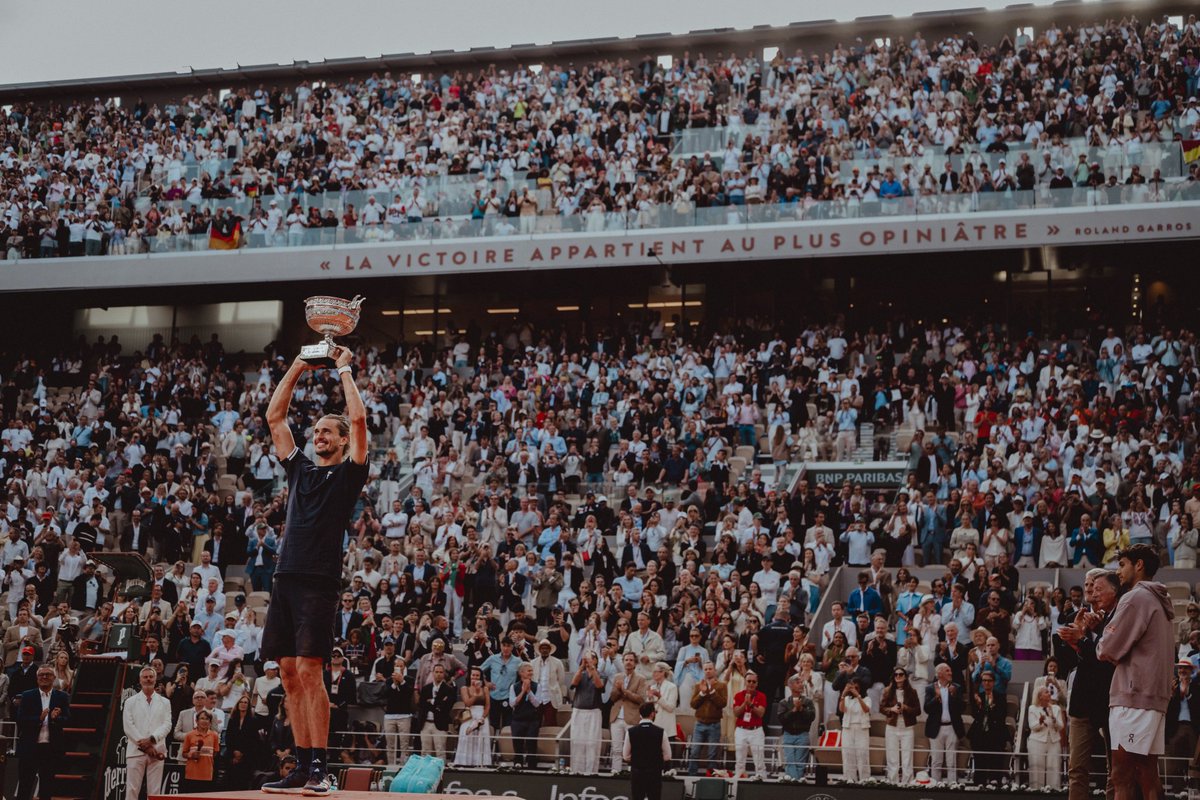 Zverev_fans's tweet photo. THE PHOTO OF THE DAY!! #TeamZverev https://t.co/3FjSh6Nijx
