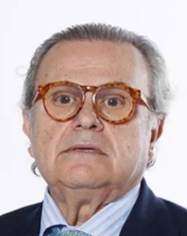 Sr_Bernabeu's tweet photo. Y ahora quién le devuelve a este señor sus ocho horas de sueño desde las 22:00h hasta las 06:00h. https://t.co/Q8lgFGYv1K