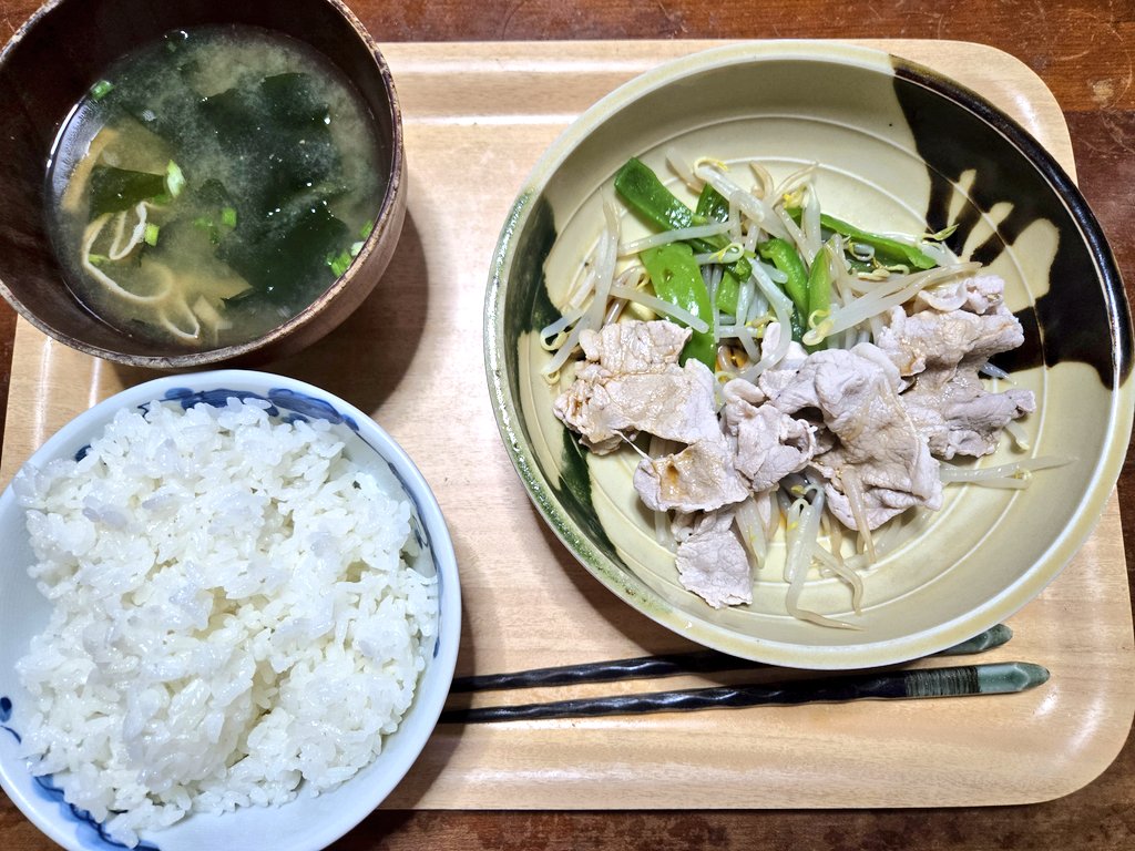 Y_3PO's tweet photo. おはようございます☂️
月曜だから篠原アナの食べっぷりを見ながらの朝食 https://t.co/hcJy8pWN8G