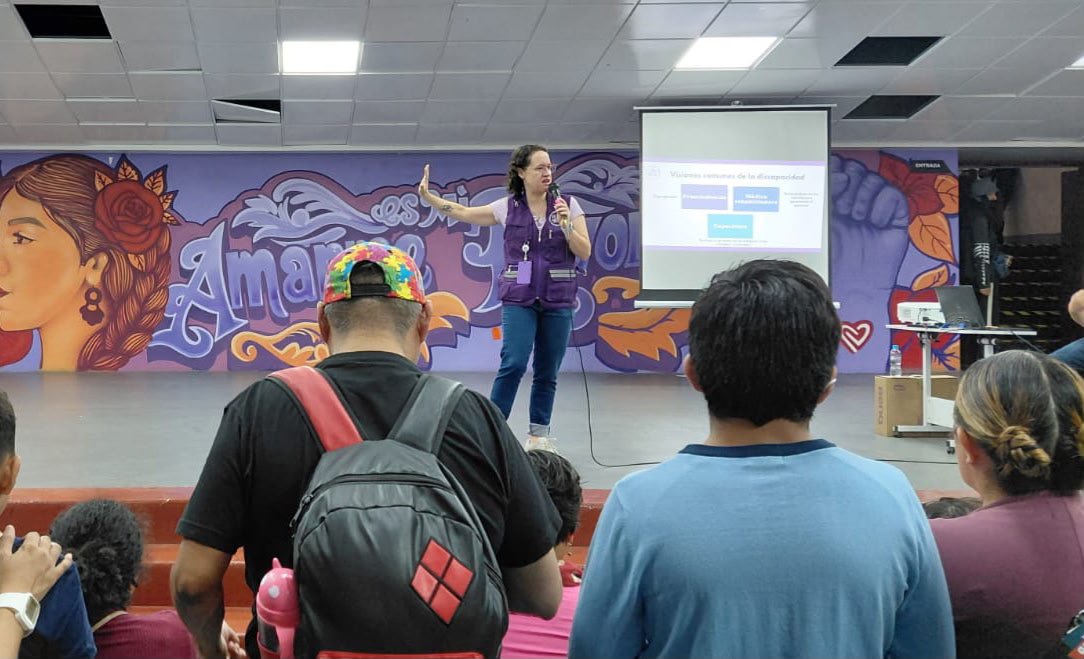 CDHCMX's tweet photo. Este domingo, la #CDHCM participa en la primera #ExpoAutismo2026 💙, para promover el derecho a la igualdad y no discriminación. 

Con diversos talleres y un módulo informativo realiza actividades lúdicas para difundir los derechos humanos entre las personas asistentes. https://t.co/2T15Sd3HKS
