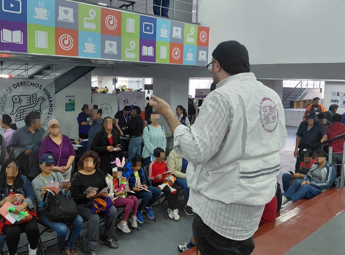 CDHCMX's tweet photo. Este domingo, la #CDHCM participa en la primera #ExpoAutismo2026 💙, para promover el derecho a la igualdad y no discriminación. 

Con diversos talleres y un módulo informativo realiza actividades lúdicas para difundir los derechos humanos entre las personas asistentes. https://t.co/2T15Sd3HKS
