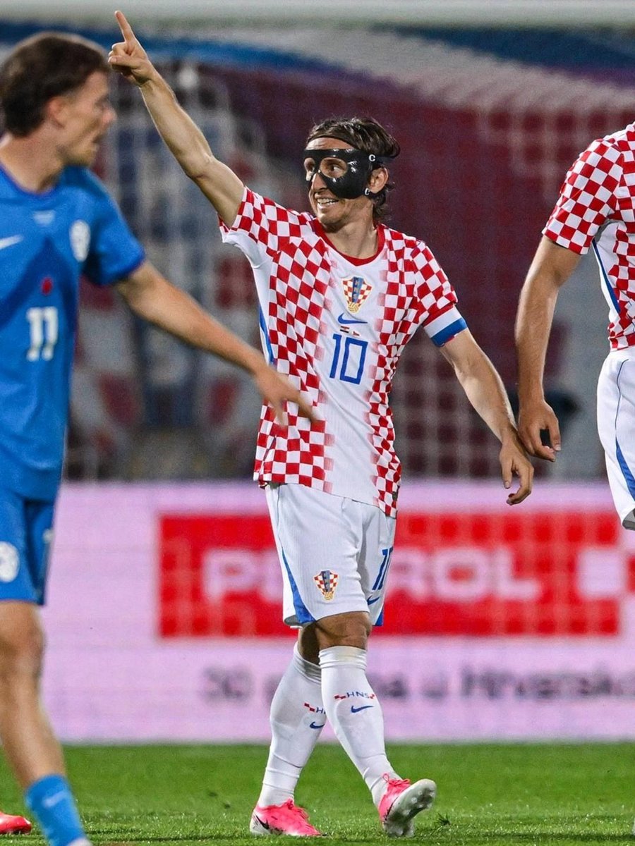 ibrahim66e's tweet photo. 🚨 نهاية المباراة |

🇭🇷 كرواتيا 2-1 سلوفينيا 🇸🇮

⚽️ 🇭🇷 لوكا مودريتش (51’)
⚽️ 🇸🇮 أندراز شبورار (83’)
⚽️ 🇭🇷 ماريو باشاليتش (90+3’)

🔥 فوز قاتل لكرواتيا في اللحظات الأخيرة بعد مواجهة متكافئة ومثيرة حتى الثواني الأخيرة.

⭐️ بعمر 40 عامًا، يواصل لوكا مودريتش صناعة الفارق ويبعث برسالة قوية قبل مشاركته المرتقبة في كأس العالم 2026 مع المنتخب الكرواتي.