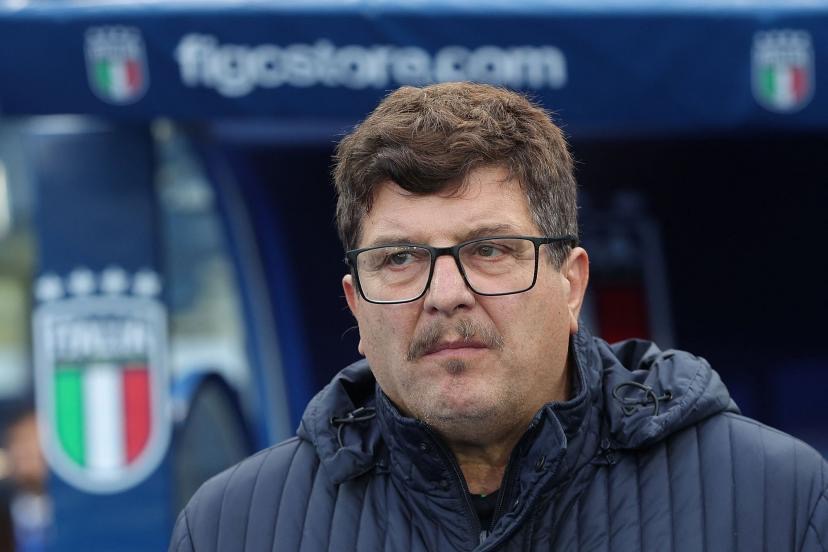 ActualiteSerieA's tweet photo. Silvio Baldini aura donné sa chance à toute une génération de jeunes italiens évoluant en Serie A, B ou C qui ont su le lui rendre.

2 victoires et 2 cleen-sheet (dont un à 10 contre 11) en 2 matchs qui auront confirmés que le talent manque moins que la confiance et la modernité dans le football italien.

En espérant que cette démonstration changera un peu les mentalités et donnera de la crédibilité à une vision plus vertueuse et moderne d'envisager le football et l'intégration des jeunes dans l'élite.