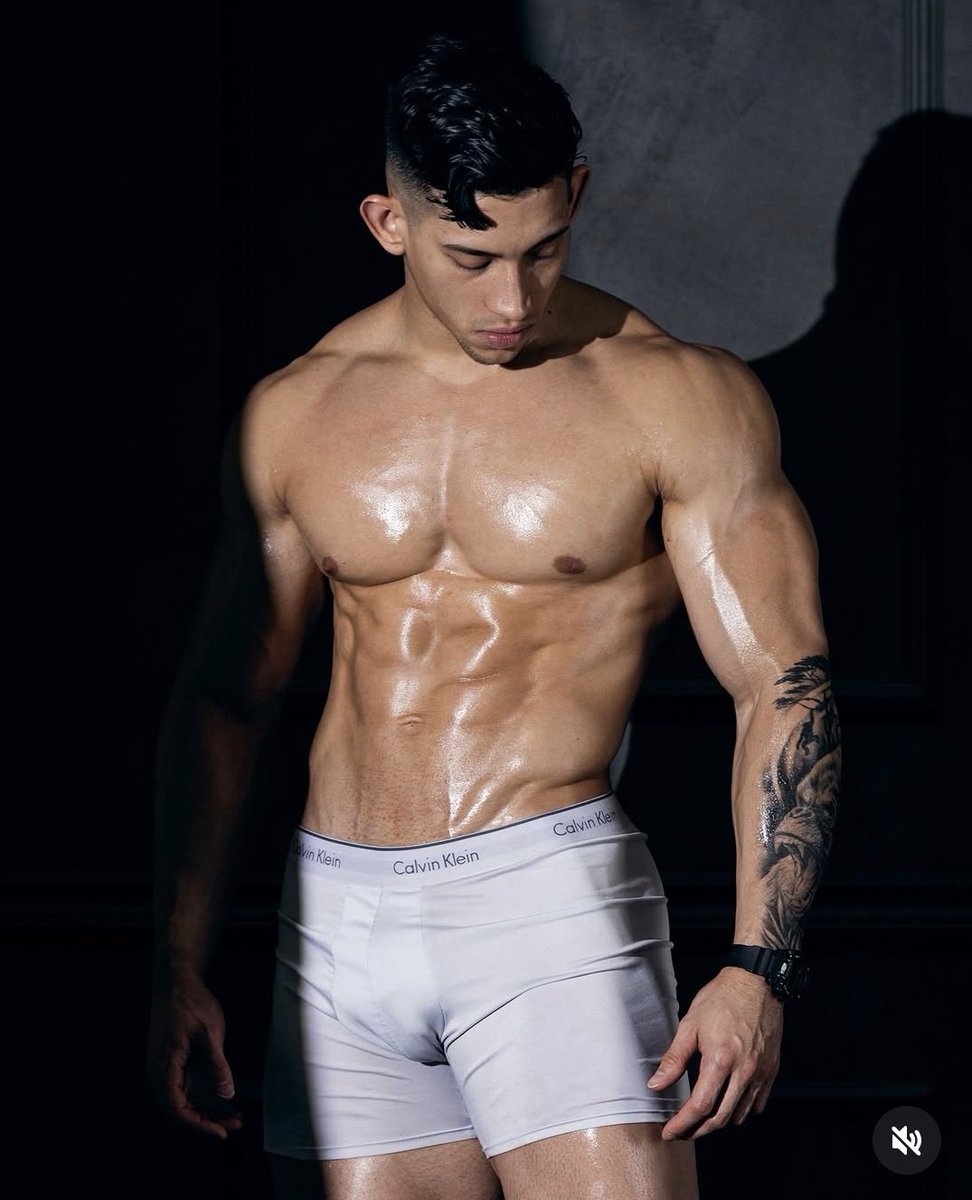 sexoconflow1's tweet photo. Este man me encanta 😍😍😍😍 https://t.co/Cos5xbxQ1S