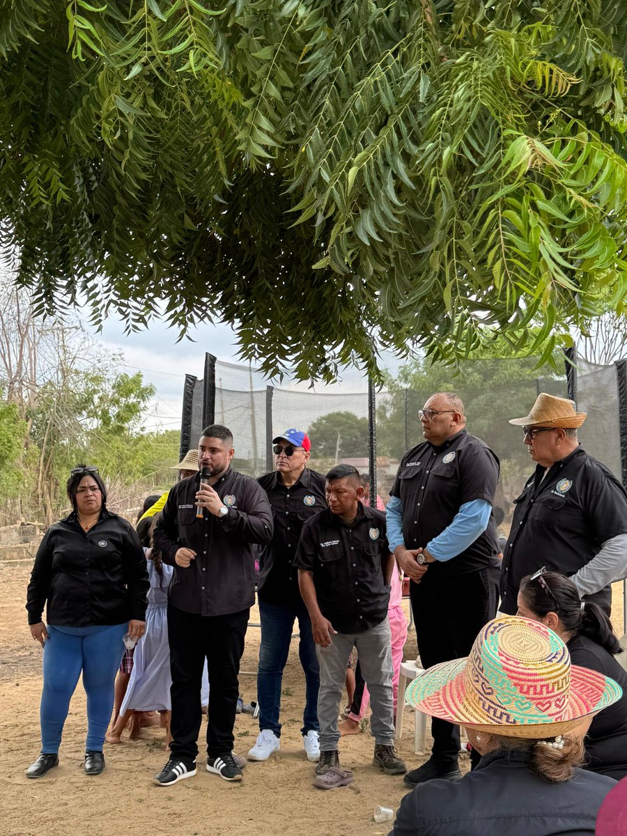 AlfredoABM's tweet photo. Desde el partido del pueblo @ADemocratica realizamos una Jornada Social dirigida a los niños del municipio Mara. Aportando nuestro trabajo en pro de combatir la desnutrición en la Subregion Guajira donde hay tantas necesidades por culpa de este desgobierno. @ADOrganizacion_ https://t.co/NcPoPiXcQm