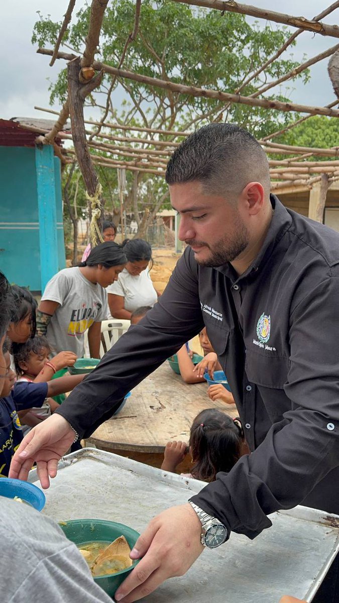 AlfredoABM's tweet photo. Desde el partido del pueblo @ADemocratica realizamos una Jornada Social dirigida a los niños del municipio Mara. Aportando nuestro trabajo en pro de combatir la desnutrición en la Subregion Guajira donde hay tantas necesidades por culpa de este desgobierno. @ADOrganizacion_ https://t.co/NcPoPiXcQm