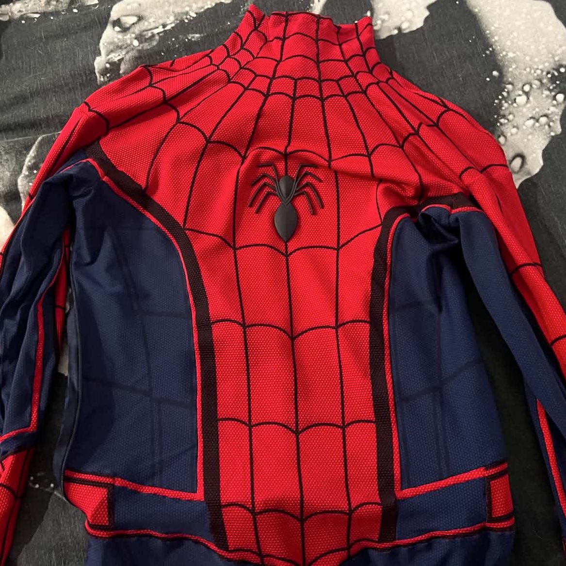 tynamiteyt's tweet photo. My cosplay of this suit arrives tomorrow and I’m very excited https://t.co/7eJIus7LQy