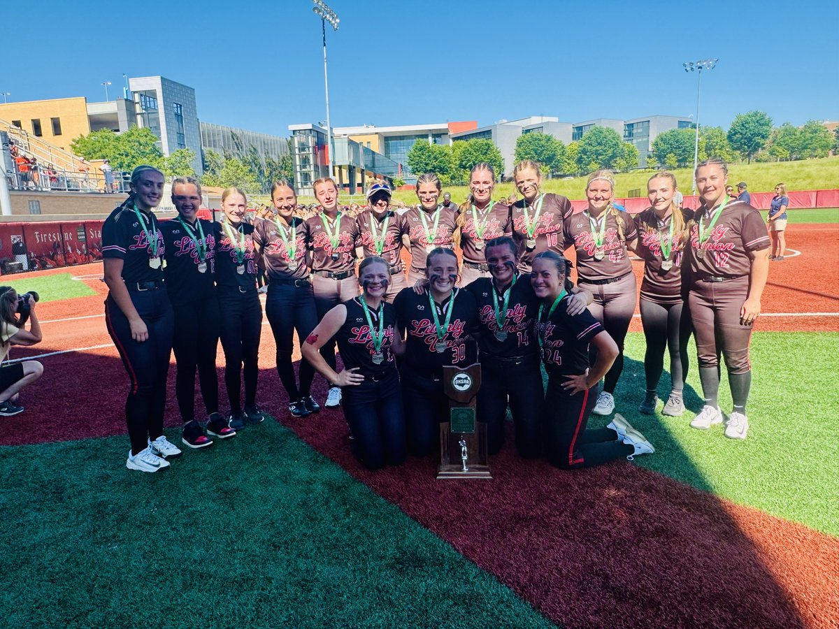 twil2323's tweet photo. Huge congrats to the Liberty Union softball team: finish 27-2 and are the Division V State runner-up. https://t.co/XQdAJ0x8hu