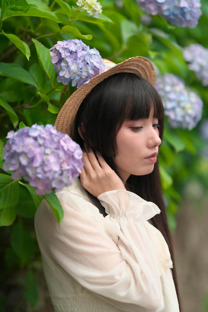 mcts191's tweet photo. 2026年6月2日　リク撮                  

model：秋元るい さん @akimoto_rui @Tiroir_rui 

#秋元るい #ポートレート #portrait #ファインダー越しのわたしの世界 #ポートレートが好きな人と繋がりたい #これソニーで撮りました #マシュマロ撮影会 #アジサイ #紫陽花 https://t.co/JF1FBNUQlV