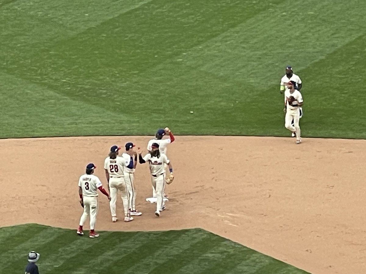 JeffKerrPHL's tweet photo. The #Phillies have played 7 straight series against teams currently .500 or better. 

They are 14-7 in that stretch. https://t.co/aQtmb06sX3