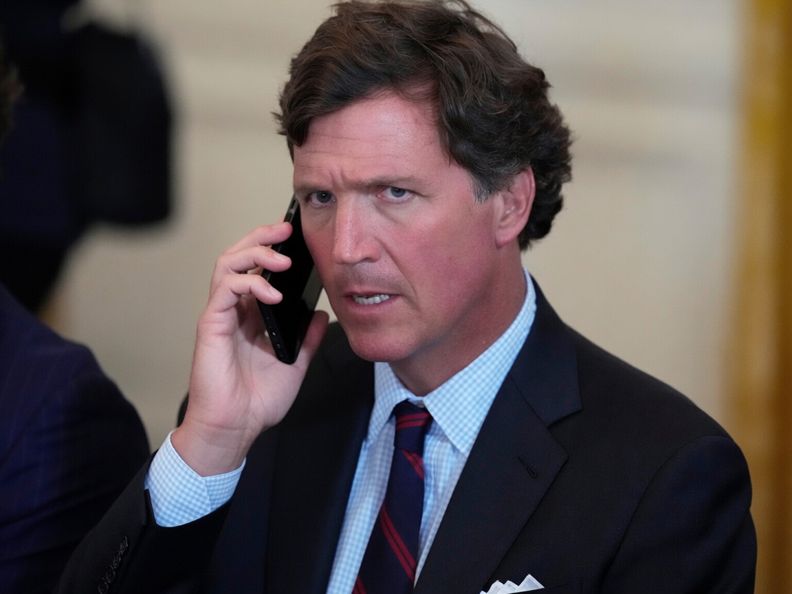 AntSpeaks's tweet photo. It feels like Trump was on the phone to and taking advice from this cretin 👇 before publicly saying he will be telling Israel not to respond to the Iranian regime firing missiles toward them. https://t.co/UmGfVQLrpO