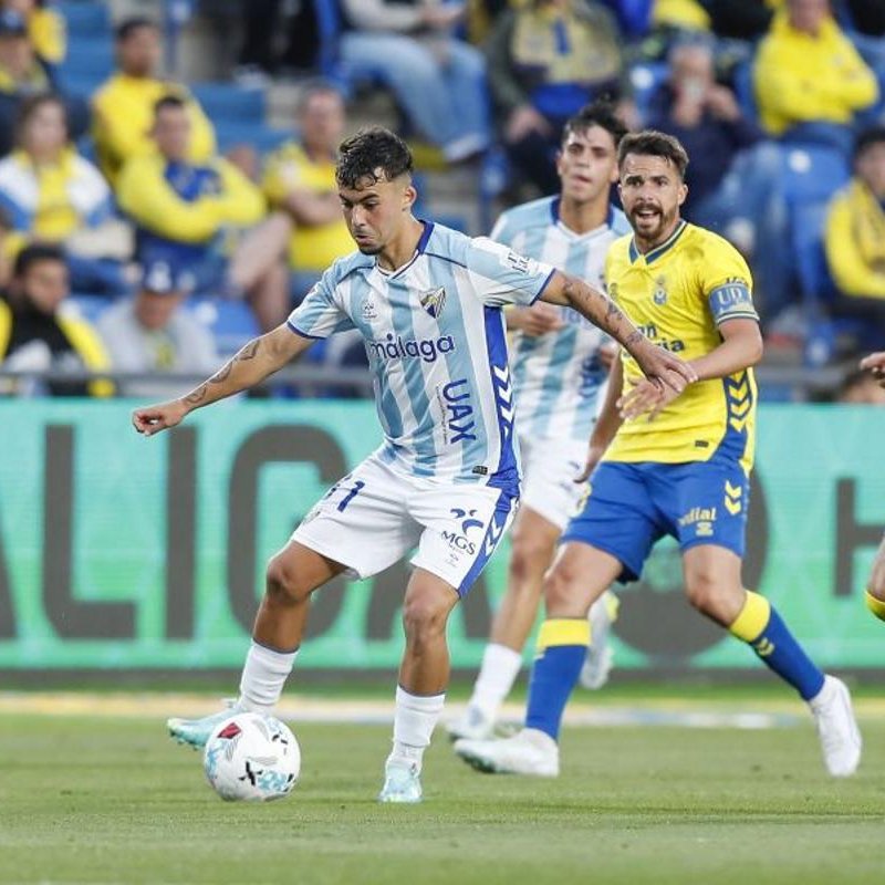 solofichajes123's tweet photo. El @MalagaCF, gran favorito para el ascenso a Primera, golpea primero al ganar en Gran Canaria y recibirá en La Rosaleda a la @UDLP_Oficial con la ventaja de poder perder por un gol para pasar de ronda

▪️El ganador de esta eliminatoria se medirá al que venza el partido de vuelta @U_D_Almeria-@CDCastellon en los Juegos Mediterráneos. A los almerienses les vale el empate para pasar a la final, mientras que cualquier triunfo clasificaría a los castellonenses
