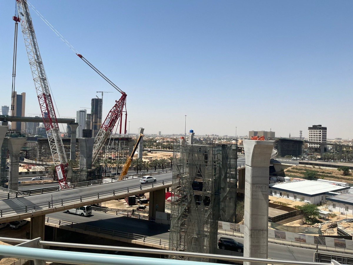 Abdulelah__MS's tweet photo. الرياض في طور أن تصبح طرقها دورين .. https://t.co/nvsJ0WK6cO