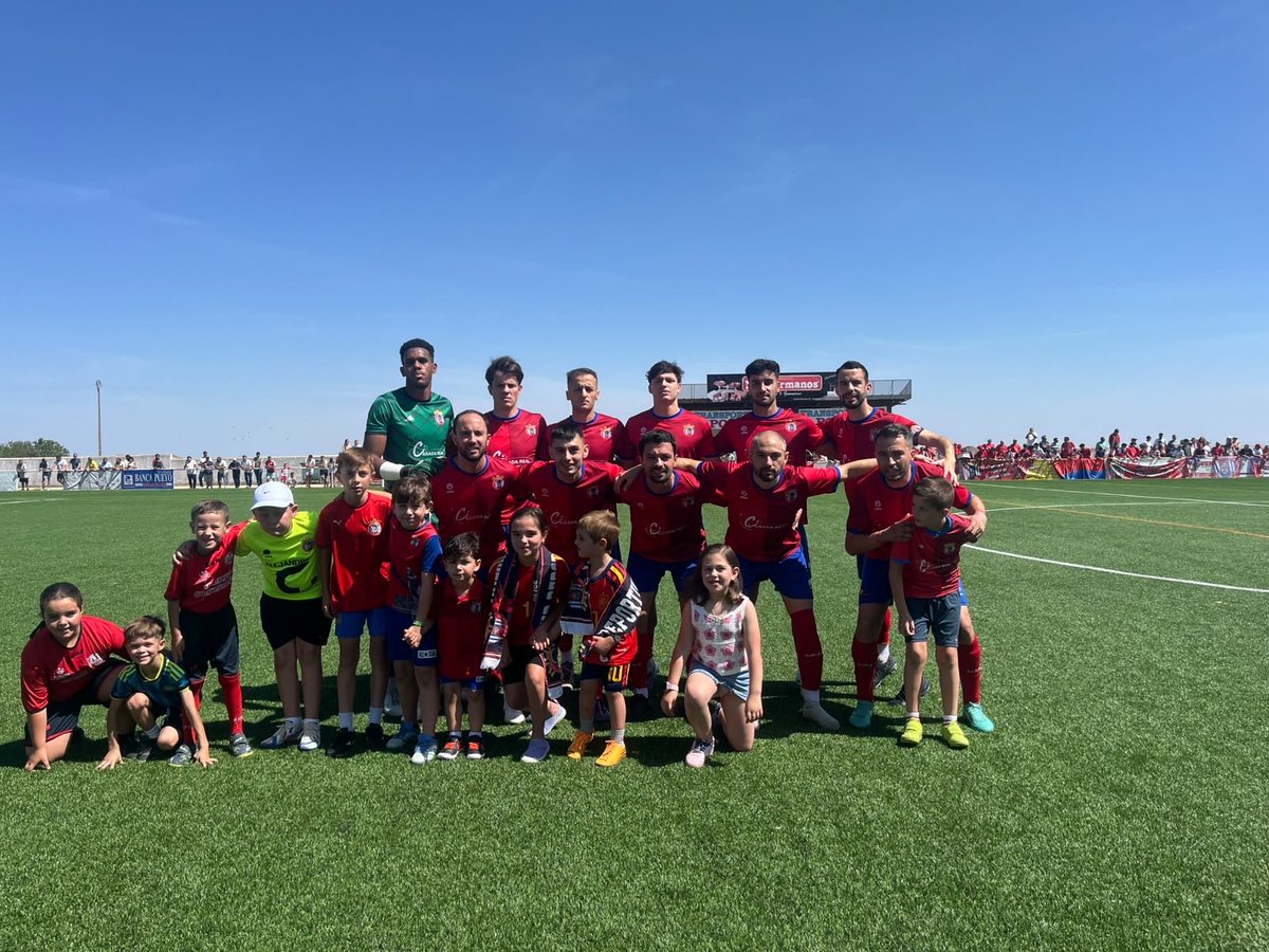 CDQuintana2024's tweet photo. 11 inicial del partido de hoy en Castuera https://t.co/LkYdl5ogAp