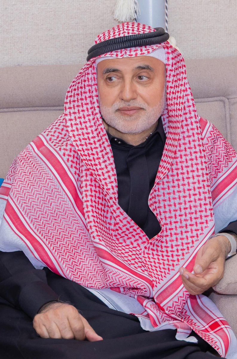 mram_alashwl's tweet photo. أعلن مسؤوليتي الكاملة عن كل كلامي، وخصوصاً للشعب السعودي.

برج مارسيل (12 طابق) في إنماء القديم - حي المرسى - خط البريقة الدولي بعدن، مسجل باسم أحمد الجعوني والد سامي الجعوني المقيم في الرياض لكنه ملك سامي فعلياً، وربطوه بمحل مارسيل لملابس الأطفال في الرياض الذي يملكونه .
من وين جاب هالثروة الهائلة؟ كيف هرب ملايين الريالات السعودية لعدن؟ وكيف غسل الأموال ، وكيف خرجت هذه الملايين من المملكة وهم لا يملكون شيءً ؟
أدعو الجهات في السعودية لفتحت تحقيق وارجاع هذه الأموال المنهوبة من المملكة لاهلها .