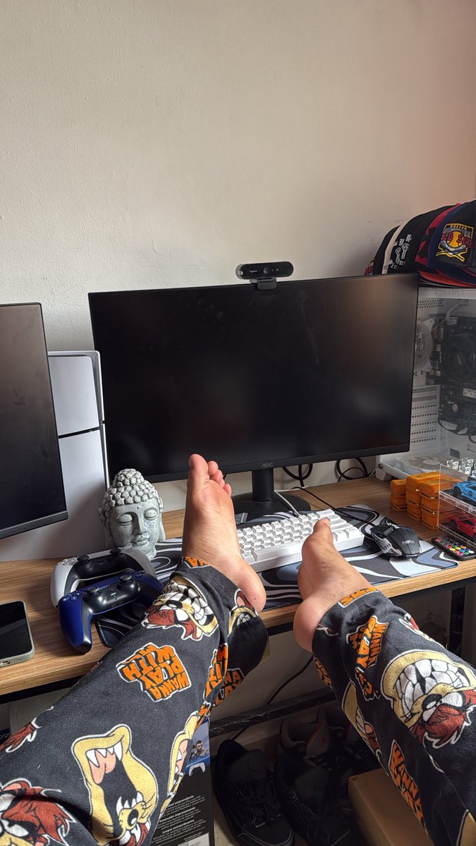 God_masterluis's tweet photo. I’m here playing on my console waiting for you pig, so you can come and leave all your money in my dm, it’s the beginning of the month and my soles deserve it !!, 🧎 it will be a privilege for you to serve this great master!!!
@rt_feet @MASTERS_PROMOS

#Findom #Cashmaster #ATM https://t.co/eGCRLXoIuG