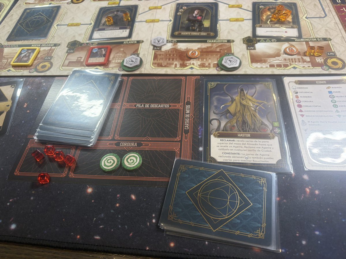 PuntoDePartidaC's tweet photo. Cthulu Dark Providence. Este sí es el Study in Emerald 1a ed. Han limpiado alguna regla que sobraba y queda lo bueno. De ambientación similar. Incluye solitario que mola. Los soportes de cartón para los agentes son una pesadilla Lovecraftiana, hay que reemplazarlos por algunos 3d https://t.co/R6eHrBSS4B