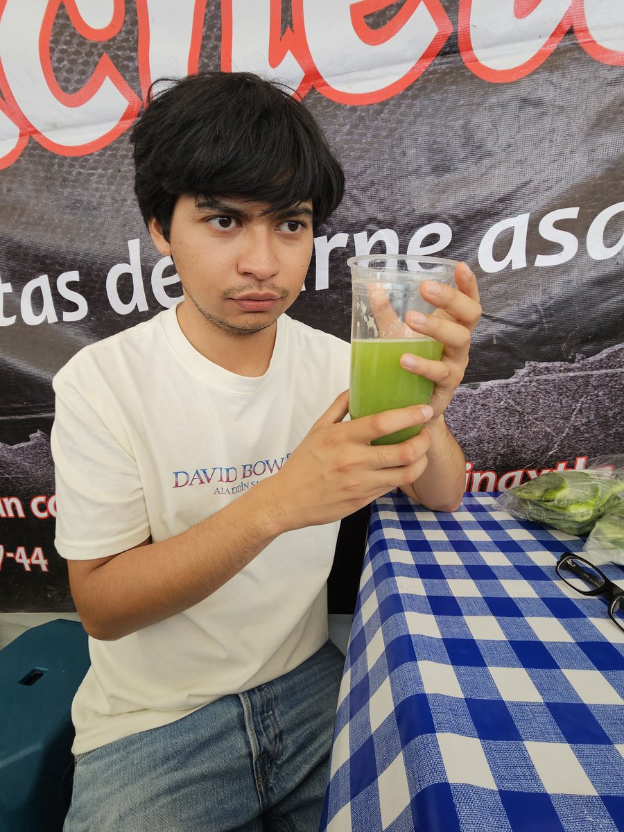 Chapuli_'s tweet photo. pulque de nopal omg, esta muy fokin baboso pero GOD https://t.co/obMAyqqH8w