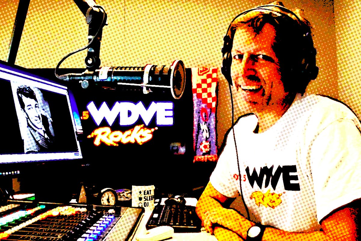 guyovernight's tweet photo. Rolling you into #Sunday evening on #DVE!
I'm on #LiVE from #Pittsburgh on 102.5fm @DVERADIO and all over on yer #Iheartradio App.
10 tonight you're off to see @littlesteven_ug in the #UndergroundGarage. 
Wrap yer #weekend right on #DVE! https://t.co/oXIyHPuwg8