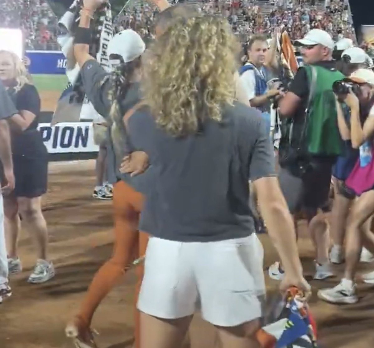 stephenshead's tweet photo. @trollingtortila @SushiRool Try again.  First was lower back and then her waist as she walked away.  But keep reaching, losing and being bitter. https://t.co/SNYmAtCbX5