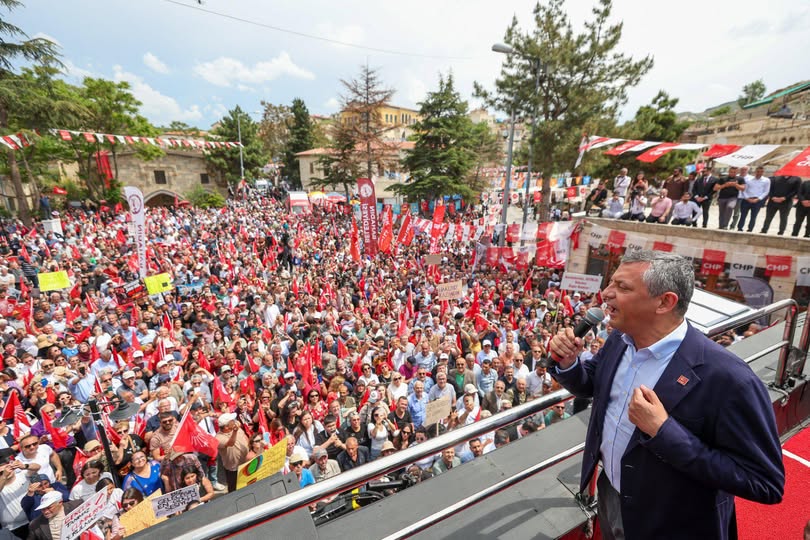Kumandan tweet media