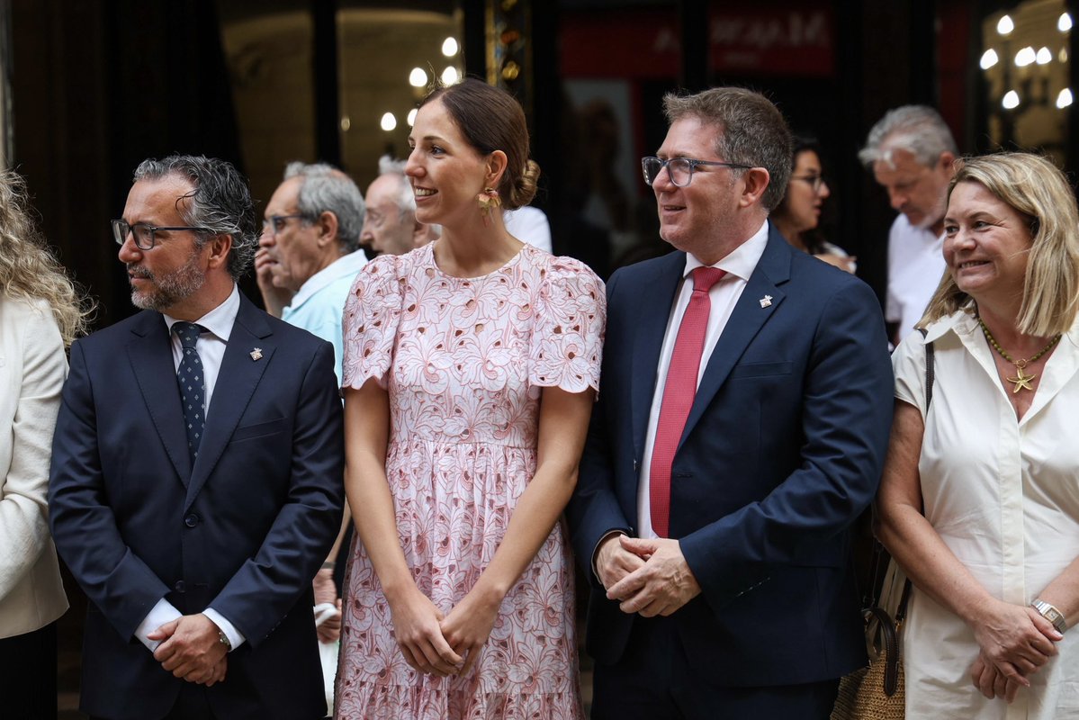 PPdeMallorca's tweet photo. 💐 La Seu, el Joch de Ministrils i la processó del Corpus.

Una combinació única que ens ha permès gaudir d’una de les estampes més belles i tradicionals de Palma.

Des del Palau Reial hem compartit una celebració que uneix patrimoni, cultura i història en un entorn incomparable. 💙