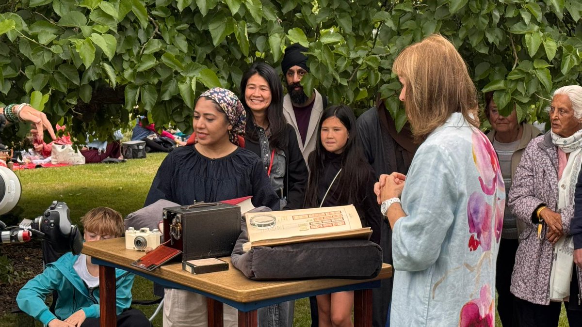 DoMoreRed's tweet photo. โจ What a day for #Redbridge! โจ
We were thrilled to welcome Fiona Bruce and the iconic #AntiquesRoadshow to @ValMansion & Gardens. ๐ฅ๐๏ธ
From family heirlooms ๐บ and vintage fashion ๐ to rare trainers ๐ and movie memorabilia ๐ฌ, visitors brought along some incredible treasures and stories.
A huge thank you to our staff, volunteers, Vision colleagues and the team at 1856 Cafรฉ โ for helping make the day such a success.
Looking for a unique venue? Valentines Mansion is also available for weddings, celebrations, corporate events and filming. Find out more at https://t.co/YVjj6DNd9V