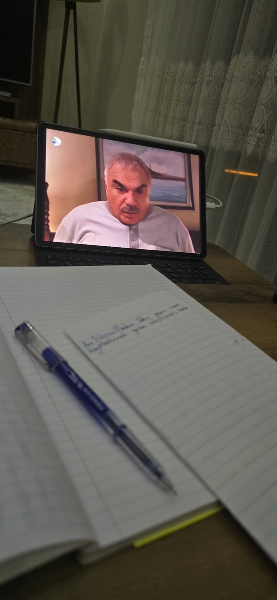 1semaaaa's tweet photo. Doğru düzgün çalışmayıp not tutarken de dizi izledikten sonra neden büte kalıyorum diyip ağlayıp zırlama ha(kendime karşı) https://t.co/CdlNn8dk2A
