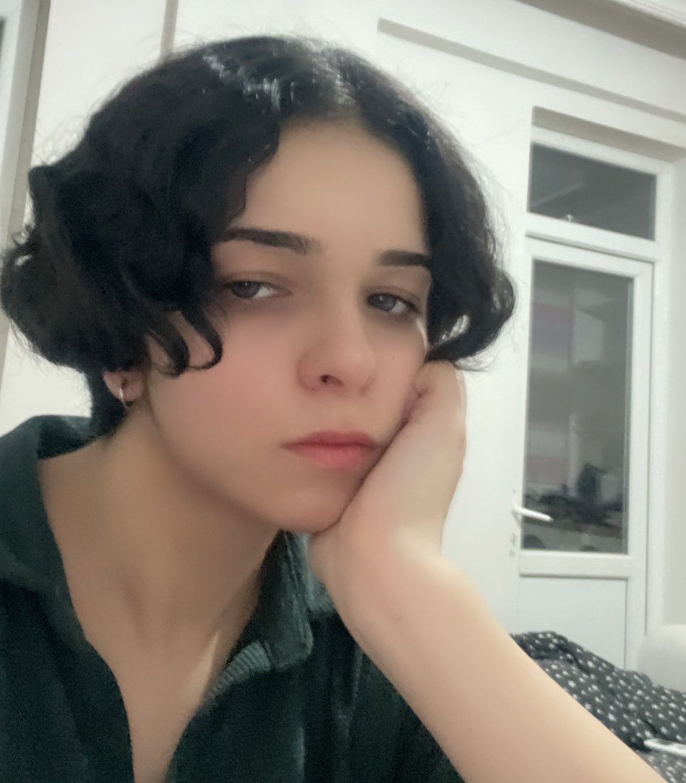arctortured's tweet photo. everything about my life depends on my hair if it’s bad im worse https://t.co/wDJIaClXt7
