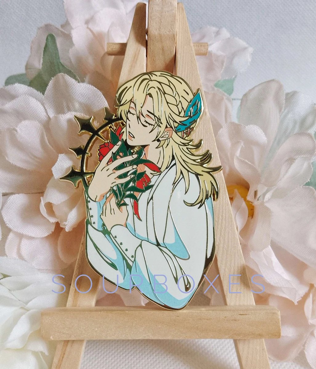 sourboxes's tweet photo. I got a few questions about my HaiKaveh pins and if I still had some in stock. These pins are sold out but I am open to do a re-run depending on interest for one.
Thank you so much for liking these designs ✨🌱❤️ https://t.co/D2Z4kc28Fj