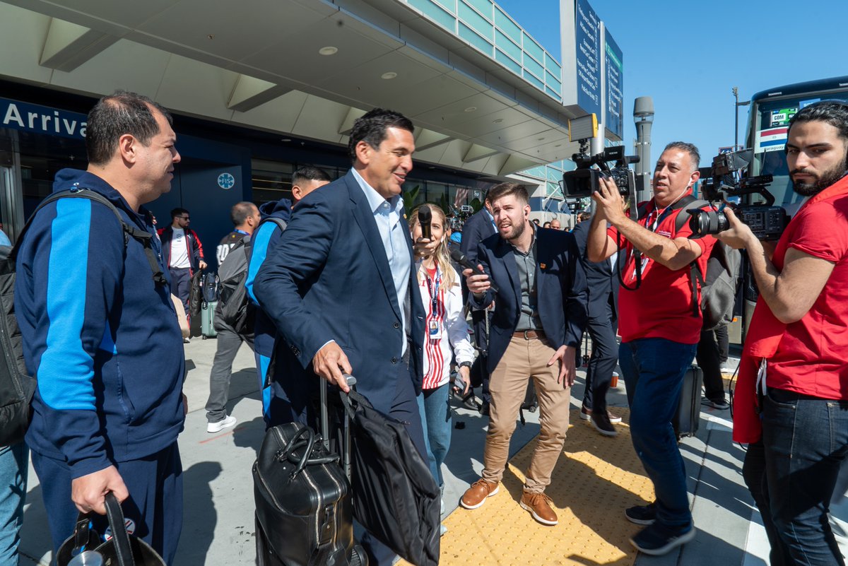 FlySJC's tweet photo. Team Paraguay🇵🇾 arrived at SJC earlier today and the media was ready!

The countdown is on with less than one week until the world's biggest #soccer tournament begins.⚽🎉#SanJose https://t.co/ykDWvfetsd