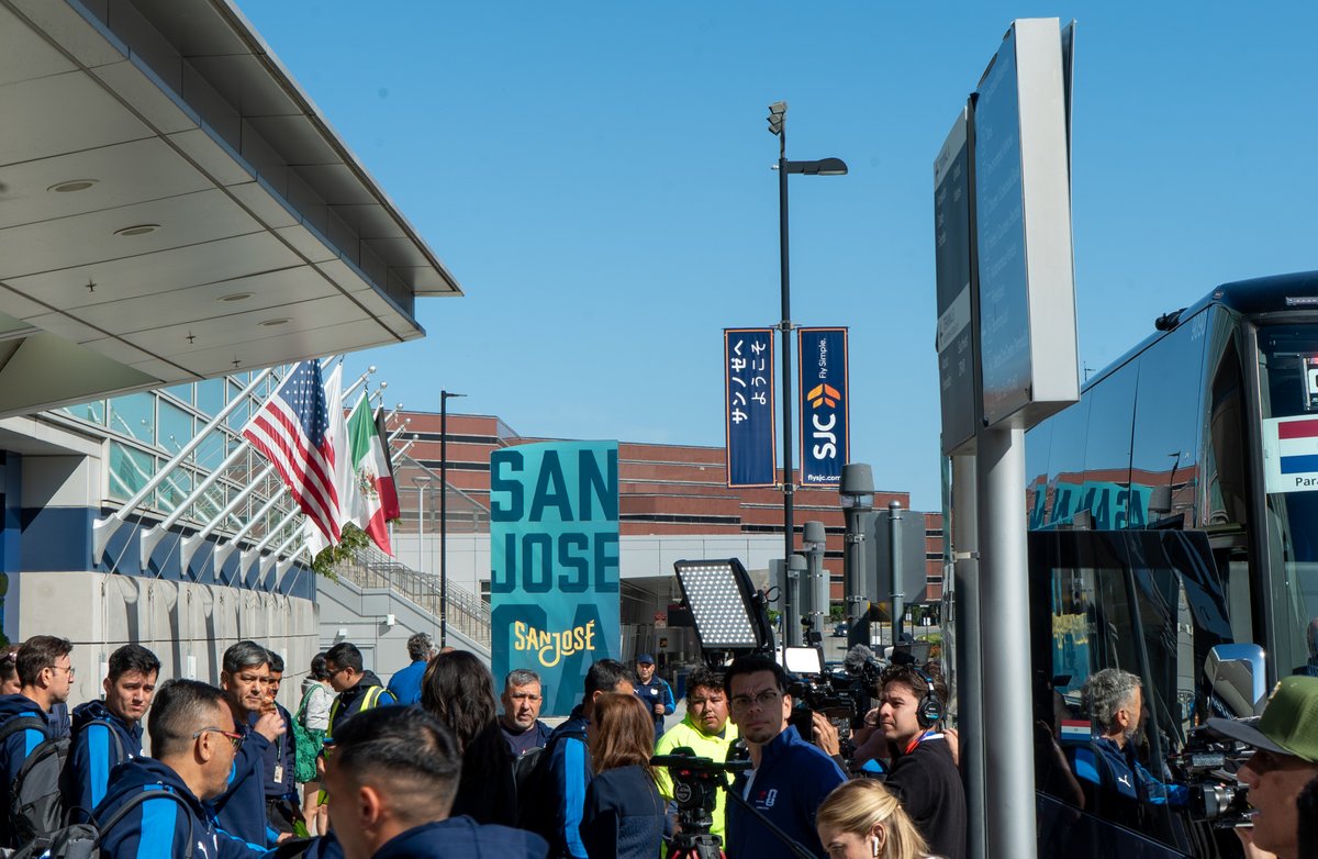 FlySJC's tweet photo. Team Paraguay🇵🇾 arrived at SJC earlier today and the media was ready!

The countdown is on with less than one week until the world's biggest #soccer tournament begins.⚽🎉#SanJose https://t.co/ykDWvfetsd