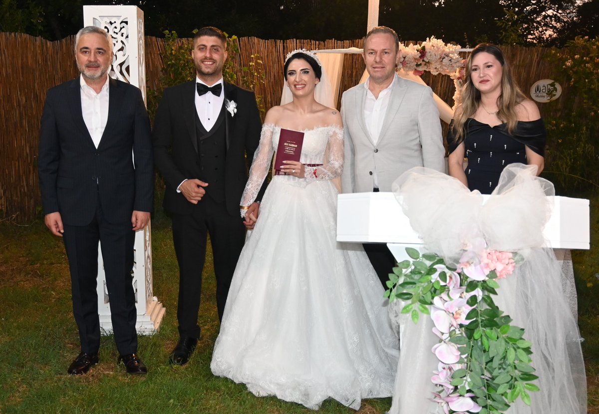 kirklarelitso's tweet photo. 1⃣Odamız personeli Bahadır Ercan, Miray Kaplan ile bir ömür beraberliğe ilk adımı attı. Adalet ve Kalkınma Partisi Kırklareli Milletvekili Ahmet Gökhan Sarıçam ile Yönetim Kurulu Başkanımız Soner Ilık çiftin nikah akdine şahitlik ederek, bir ömür boyu mutluluklar diledi. https://t.co/8tBrJcXIwz