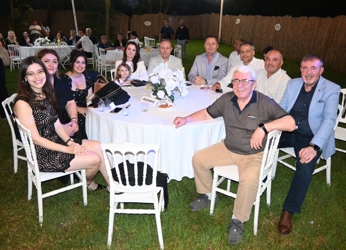 kirklarelitso's tweet photo. 1⃣Odamız personeli Bahadır Ercan, Miray Kaplan ile bir ömür beraberliğe ilk adımı attı. Adalet ve Kalkınma Partisi Kırklareli Milletvekili Ahmet Gökhan Sarıçam ile Yönetim Kurulu Başkanımız Soner Ilık çiftin nikah akdine şahitlik ederek, bir ömür boyu mutluluklar diledi. https://t.co/8tBrJcXIwz