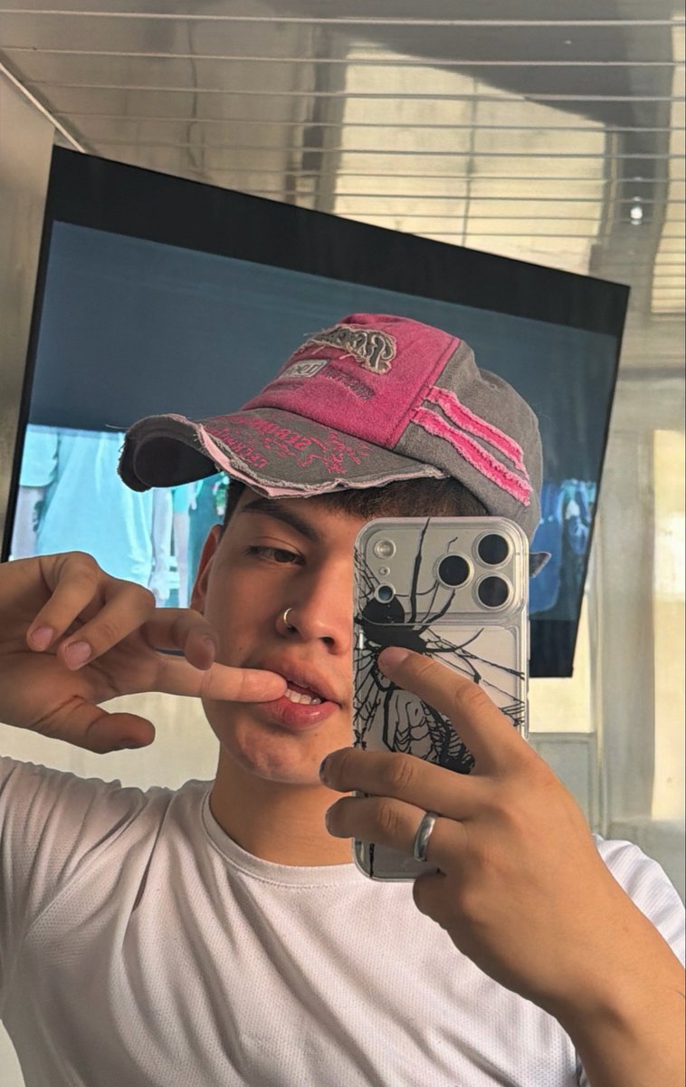 dfcamacho09's tweet photo. 🧃 https://t.co/2tpiT4oTQl