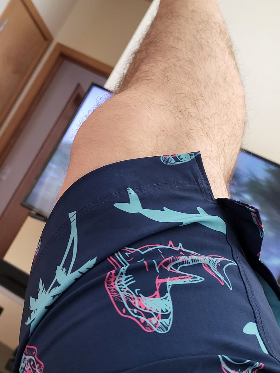 MichaelMurphyKO's tweet photo. Got some new shorts trending is to show off your legs short shorts. 16 bucks Hurley shorts discounted @Macys. https://t.co/BXOMlkxhqi