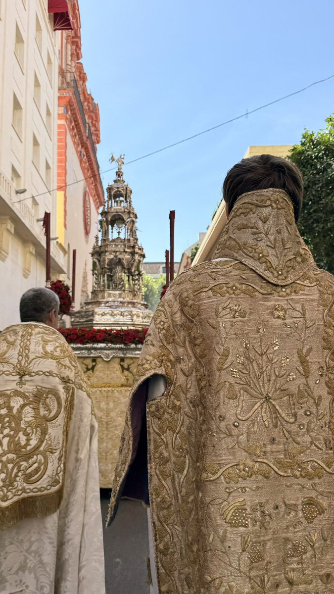 FLR1v3r0's tweet photo. Esta ciudad no te la acabas https://t.co/BWdmROypIr
