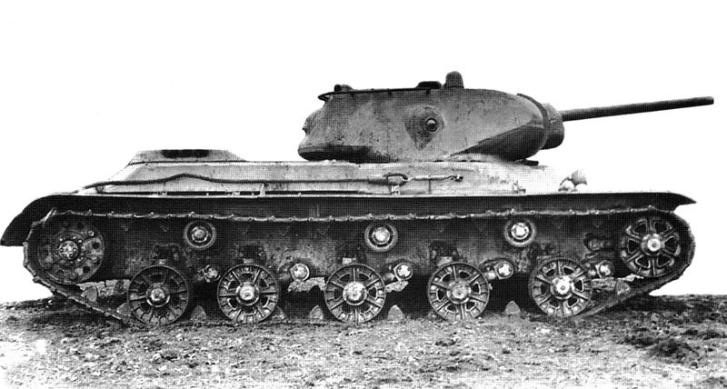 DragonBladeM's tweet photo. @KrypTanko Just discovered this Soviet tank existed last night. Don’t know if you’ve already done a post on it before but it’s the KV-13. I found it while trying to look up that one fictional multi-turreted KV landship https://t.co/TtIF123O4e