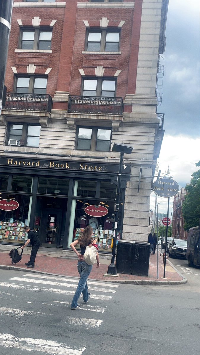 renahm98's tweet photo. This is Harvard https://t.co/aC53gLtQKf