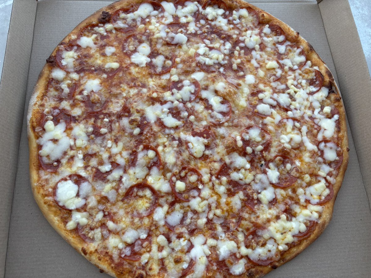 madeinpizza's tweet photo. #Peperoni con #ExtraQueso, desde $206” la Grande.
Pide tus #Pizzas al 3336346152 y recibe un 10% de DESCUENTO en mostrador al mencionar esta PROMOCIÓN. 
‘El Sabor Hecho #Pizza’, solo en #MadeInPizza. https://t.co/wUnCoxuJno
