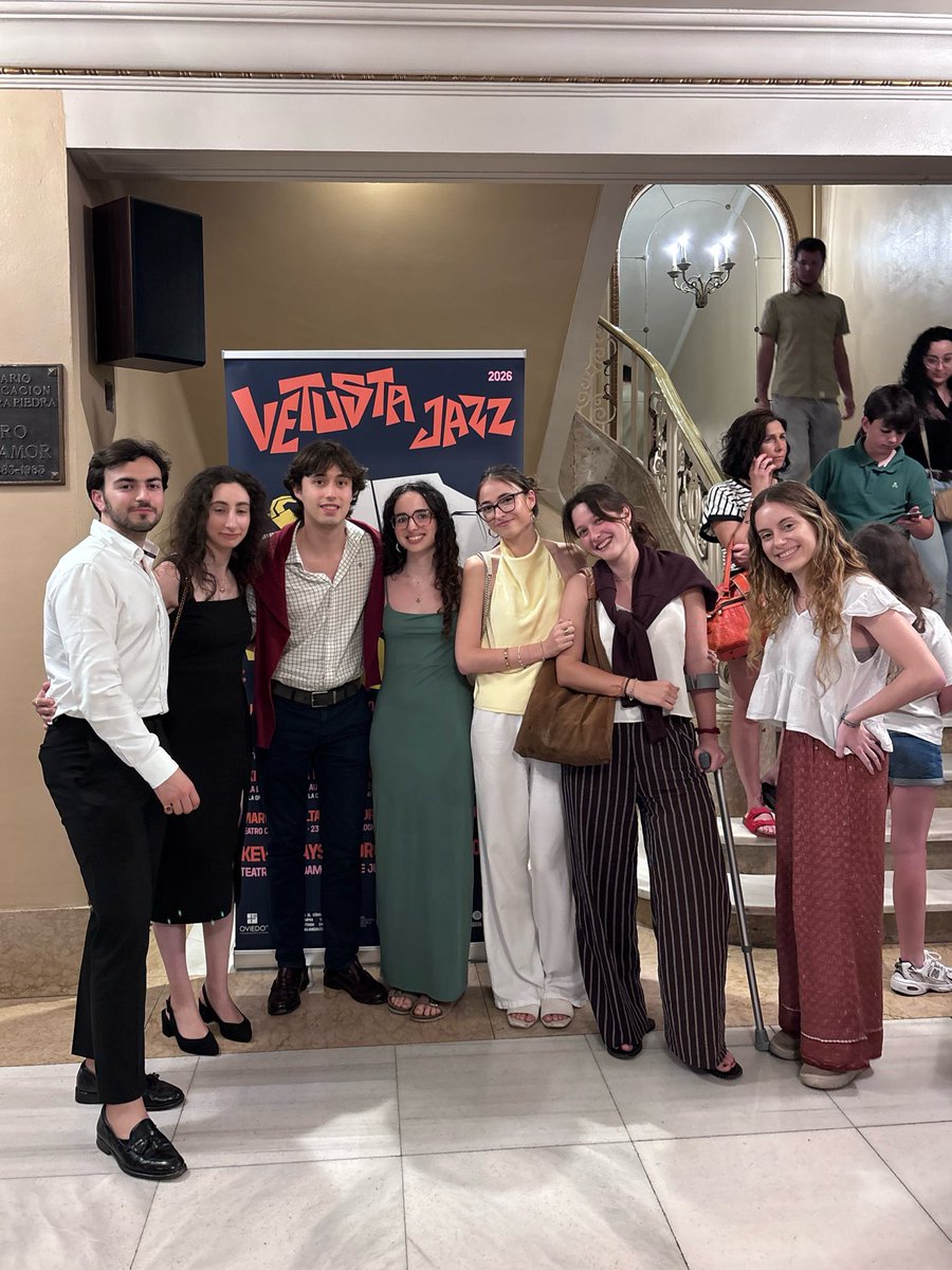 gllanavega's tweet photo. 🔹La semana pasada, acompañando a Voces Libres en el Vetusta Jazz y colaborando como asesor en materia de vivienda en el debate juvenil organizado por Habla Juventud en la Junta General del Principado.

🗣️Seguimos trabajando, aprendiendo y aportando. https://t.co/9ITlFl2EFW