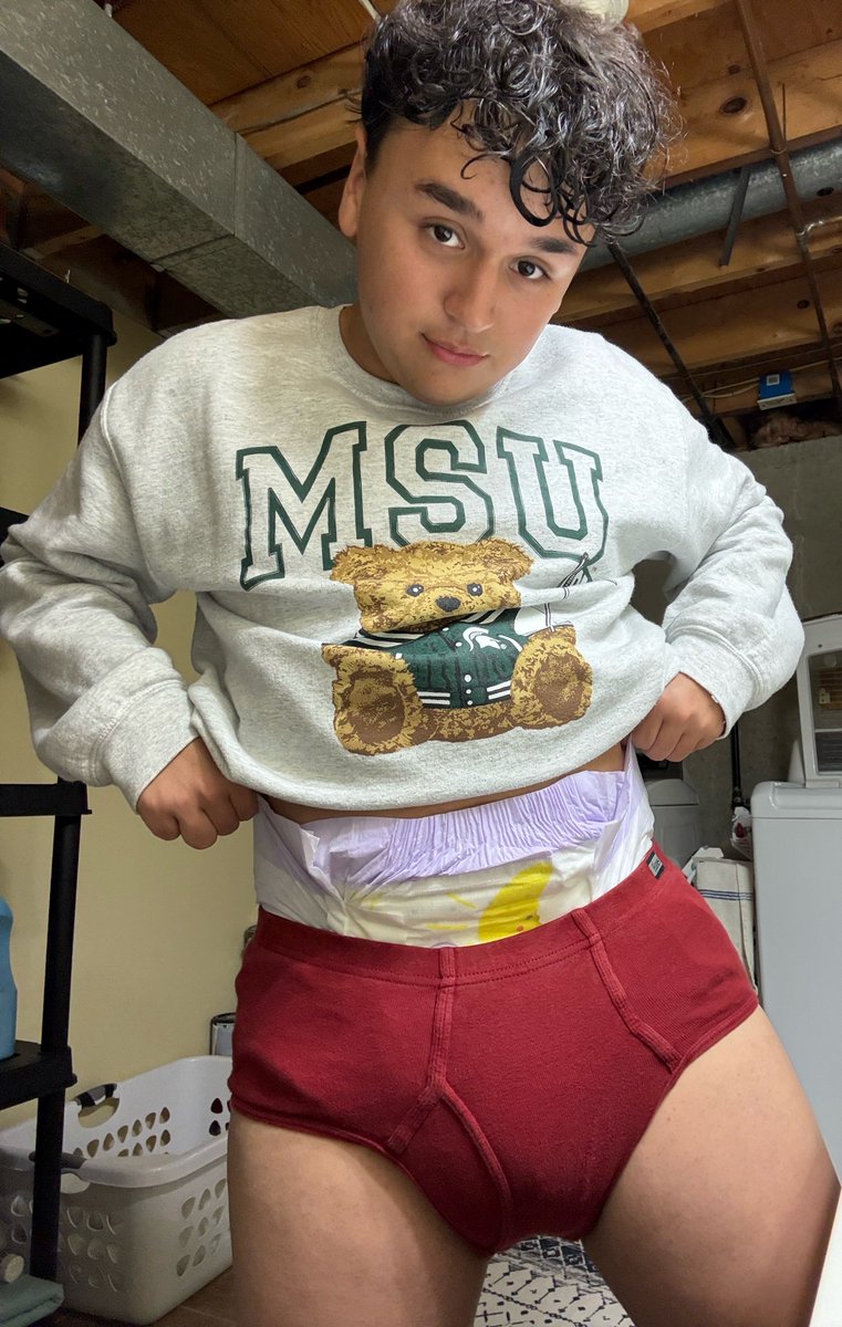 LittleLuca38804's tweet photo. Pretending to be a big boy while daddy’s gone 😳
These Beddybyes are absolutely adorable. Go check out @PTDropouts to get some of your own!!😋
#abdl #diaperboy #diapers #little #abdltoddler #abdlbaby https://t.co/CnmDbHCVQm