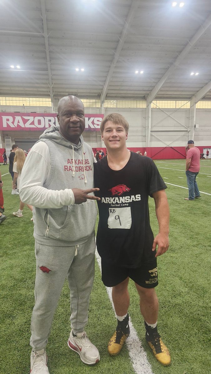 JesceeSanders's tweet photo. So greatful to be able to attend a camp at The university of Arkansas @CoachYACJohnson @CoachGageWhite https://t.co/uEjO5oc49L