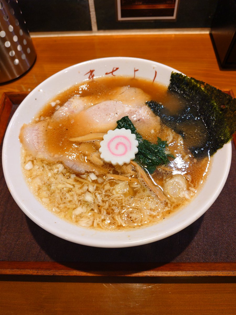 n2RNUTGxqt33py2's tweet photo. 中華そば政好@墨田区向島
中華そば

クラファンで営業を再開し話題になった歴史あるこちらに初🔰訪店
ノスな見た目とは違いしっかりした旨みたっぷりなスープ濃すぎない出汁のバランスが絶妙☝️これぞ中華そば🍜
こりゃマジでうまいっ😍😍😍‼️

ご馳走様でした🈵✨💯🙇🙋🙆 https://t.co/t4shRO0fB4