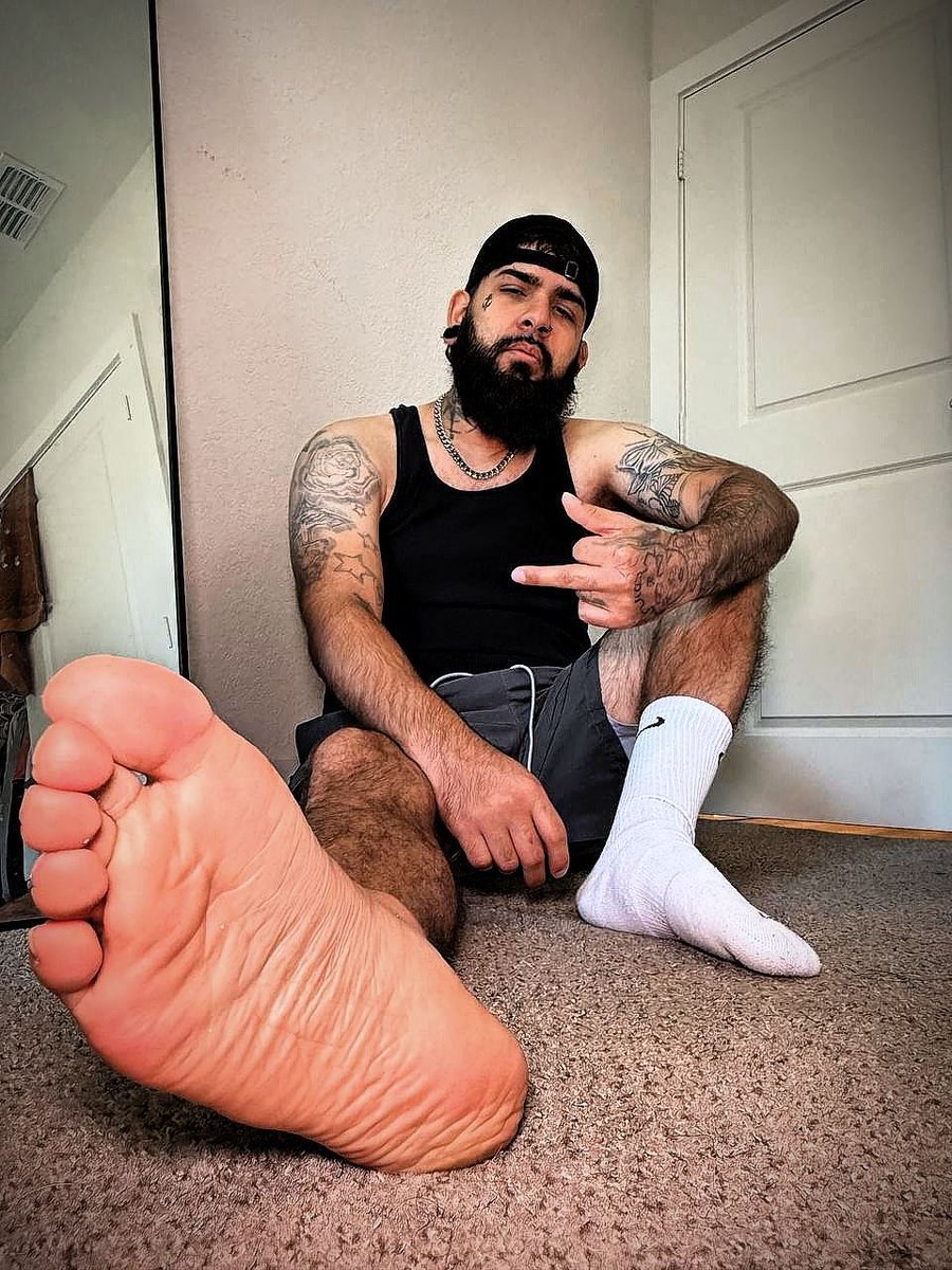 CashDaddyM's tweet photo. Sniff and send losers, Daddy wants every last cent 

 Findom | cash f*g | cash master | Alpha https://t.co/QFdCWrBrp7